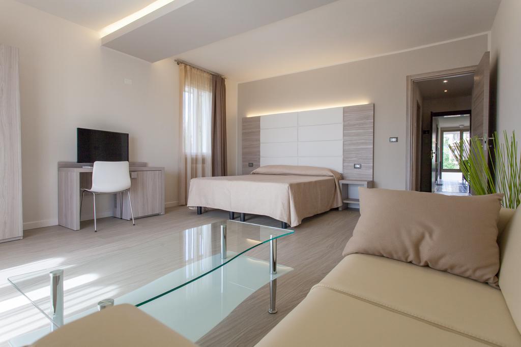 Hotel Gardenia & Villa Charme Adults Friendly 4Star Service バルドリーノ エクステリア 写真